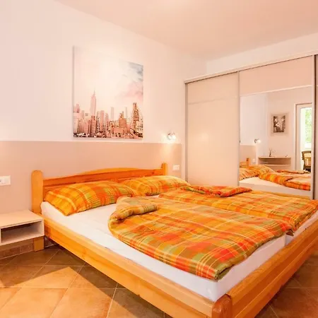 Symphonie Apartment *