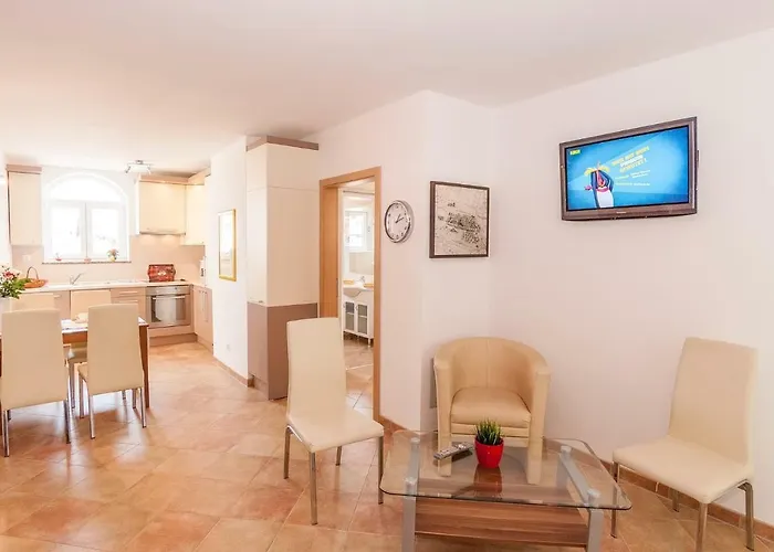 Symphonie Apartment *